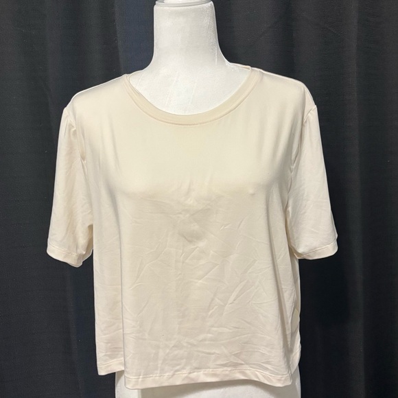 Fabletics Tops - Fabletics Cream Boxy Crop T-Shirt
